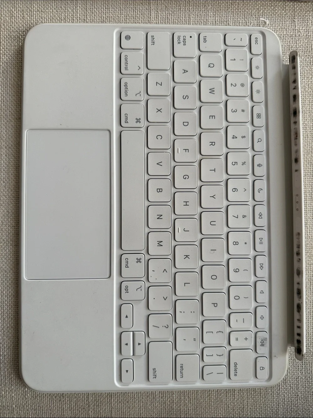 Apple White Magic Keyboard Folio for iPad - White